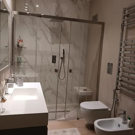 לינה וארוחת בוקר Nadia 3*