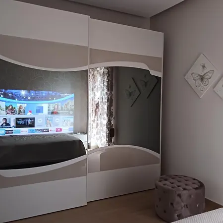 לינה וארוחת בוקר Nadia