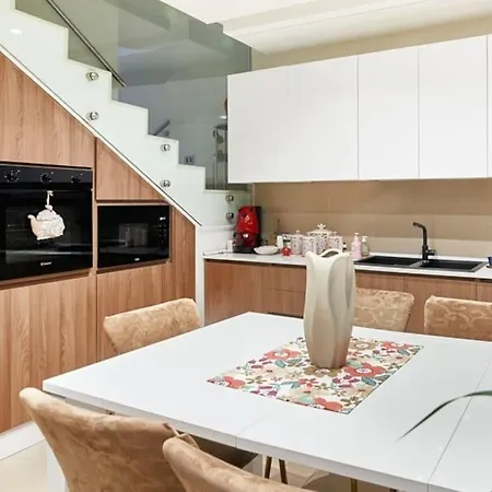 לינה וארוחת בוקר Nadia בוסקוריאלה